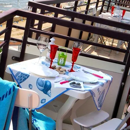 科拉洛公寓酒店 3* 卡奥莱